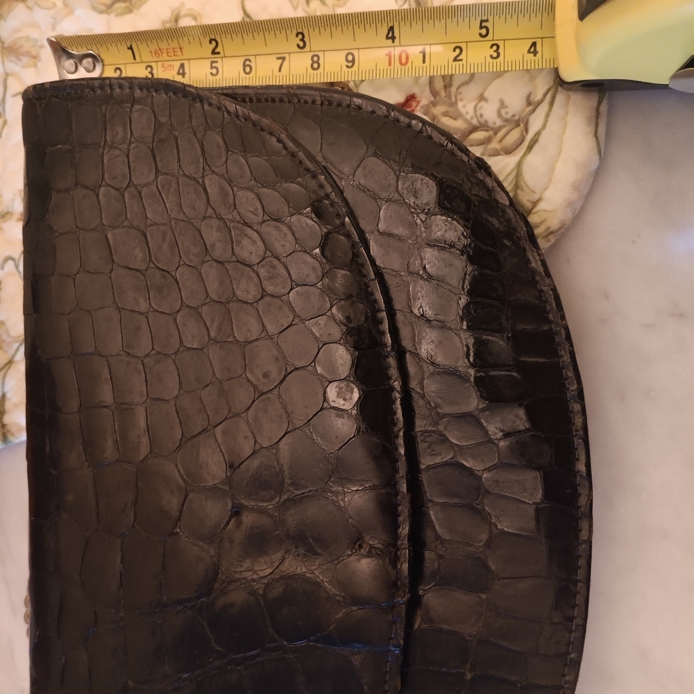 Crocodile Handbag - Picture 2 of 6